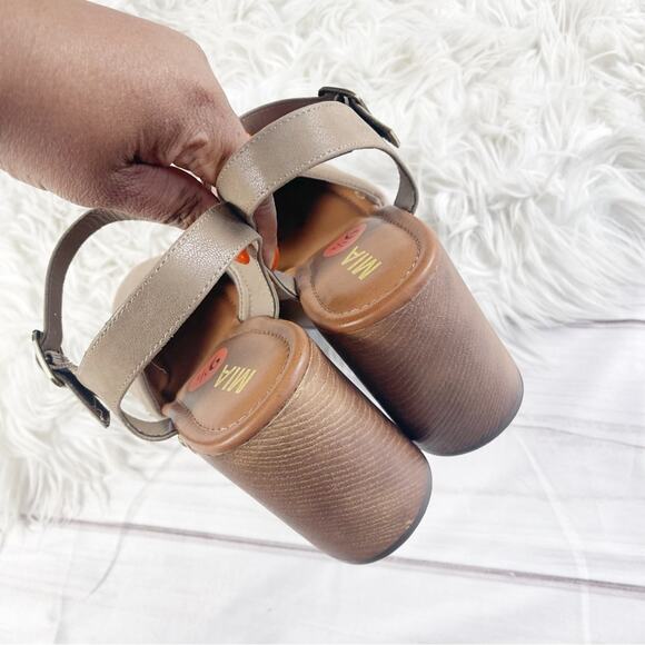 MIA Analie Women's Brown Studded Rounded Closed Toe Platform Clogs Size 9.5 - Picture 6 of 8